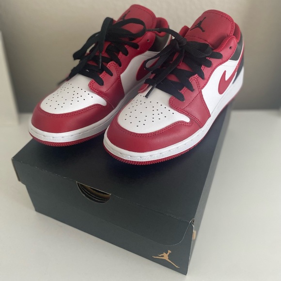 Air Jordan 1 Low - White/Gym Red - Picture 2 of 9